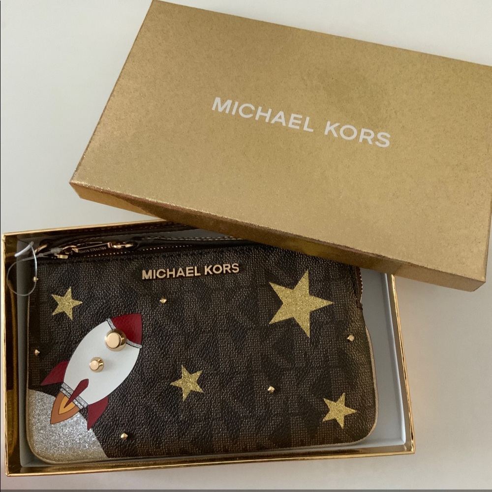 michael kors wristlet